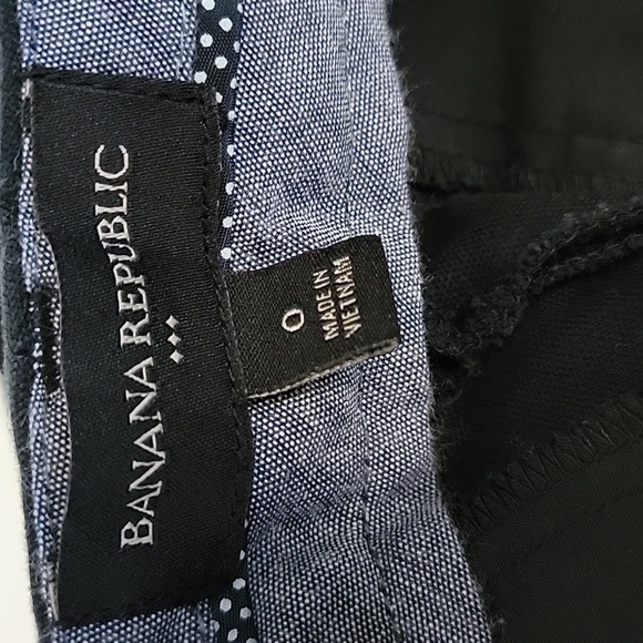 Banana Republic Black Short/ Size 0. - Picture 8 of 10